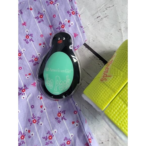 American Girl Doll Hospital Gown Yellow Cast Penguin Ice Pack - Picture 3 of 5